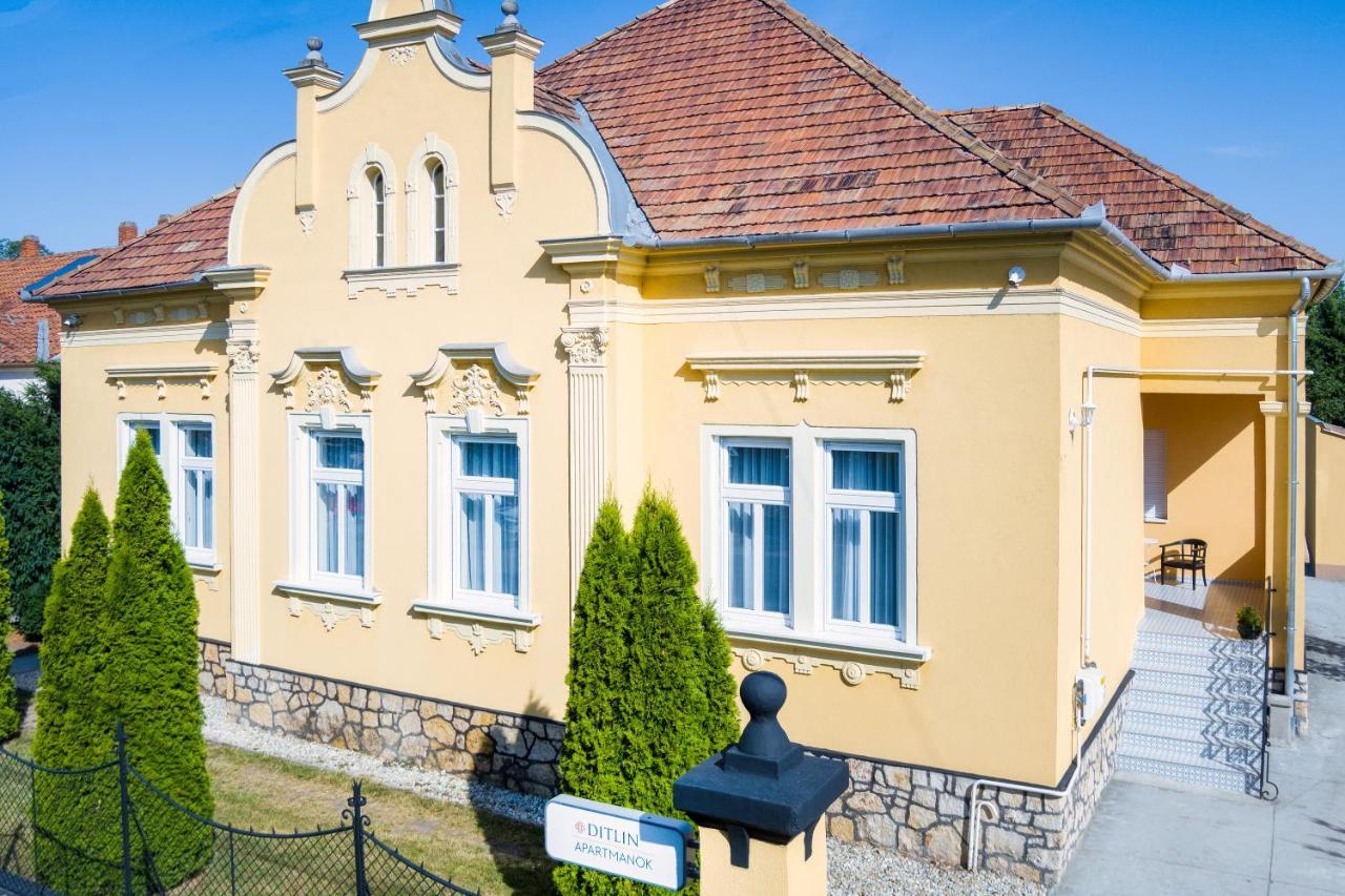 Ditlin Apartmanok Pápa Zewnętrze zdjęcie